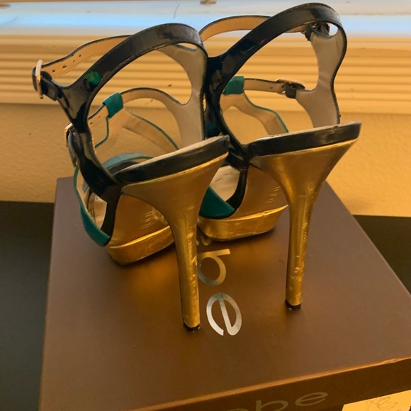 Bebe platform sandal size 7. - Picture 3 of 5